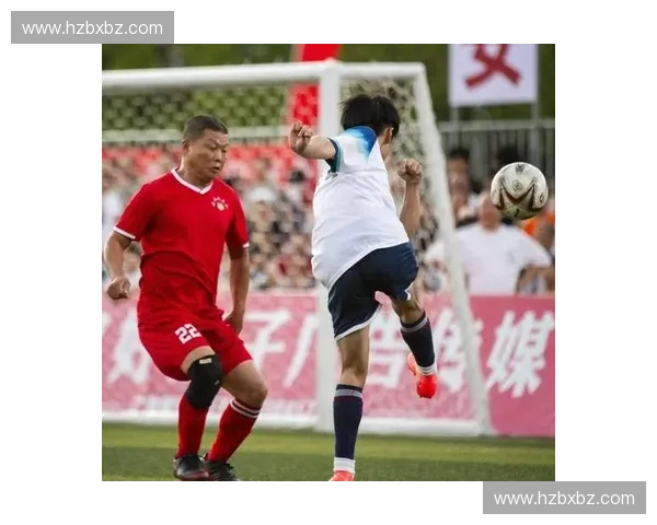 激烈对抗中球员奋力拼抢展现绿茵赛场激情与团队精神精彩瞬间 激烈对抗中球员奋力拼抢展现绿茵赛场激情与团队精神精彩瞬间